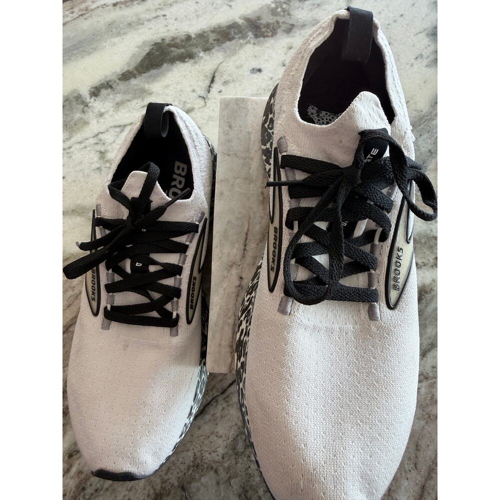 Brooks Levitate StealthFit Running Shoes White Leopard Print Women’s Size 8.5 - Picture 4 of 10